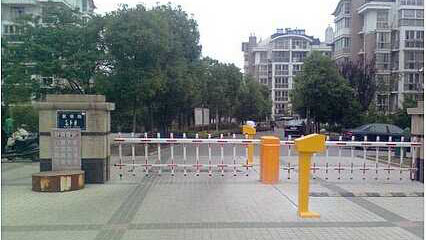 安防監(jiān)控系統(tǒng)安裝公司分享富士智能停車場系統(tǒng)介紹